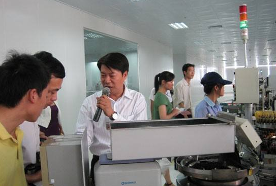 “革新機(jī)制&#32;加快脫貧致富步伐”